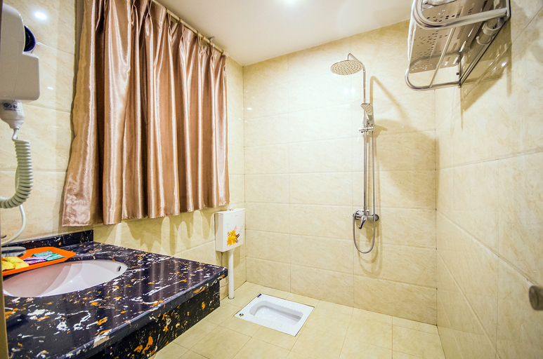 Bathroom 5, Junlai Business Hotel Jiajiang Headquarter, Leshan