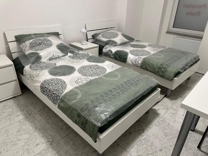 Bedroom 3, Haus Rosa Hostel Fremdenzimmer, Zollernalbkreis