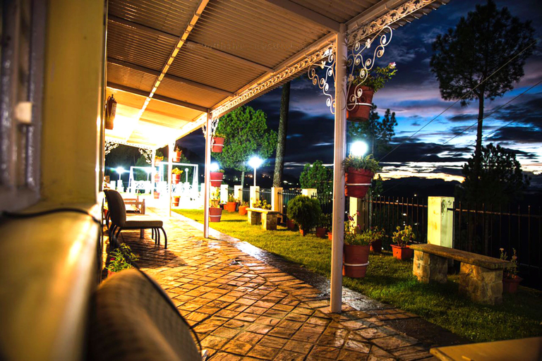 Food & Drinks, Mumukshu Resort, Garhwal