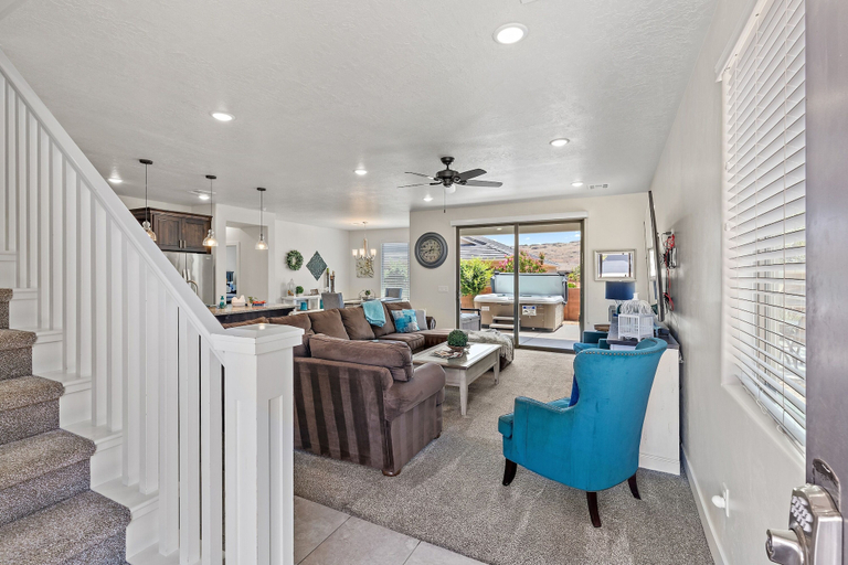 Interior 4, Above Parr - Pet Friendly! 5 Bedroom Home, Washington