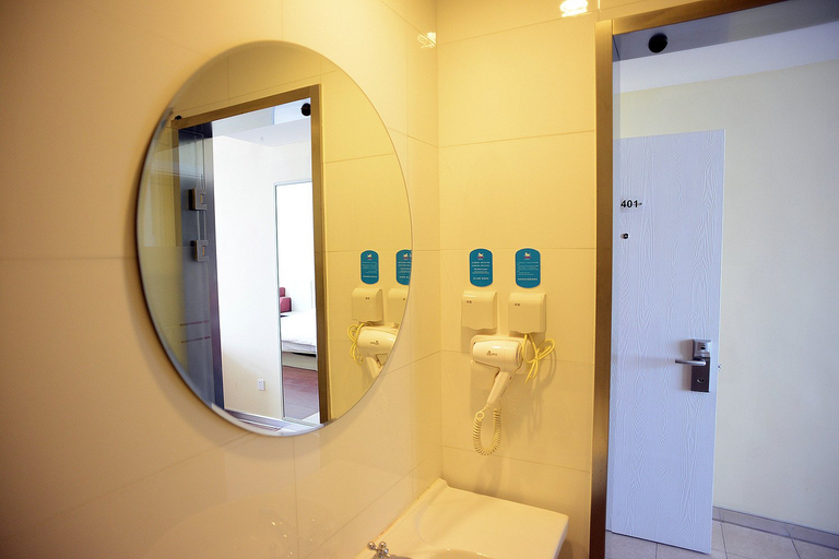 Bathroom 2, HanTing Express (Shanghai International Tourism Resort), Shanghai