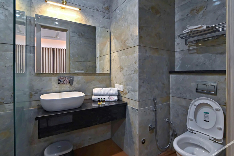 Bathroom 4, Hotel Golden Stay, Amritsar