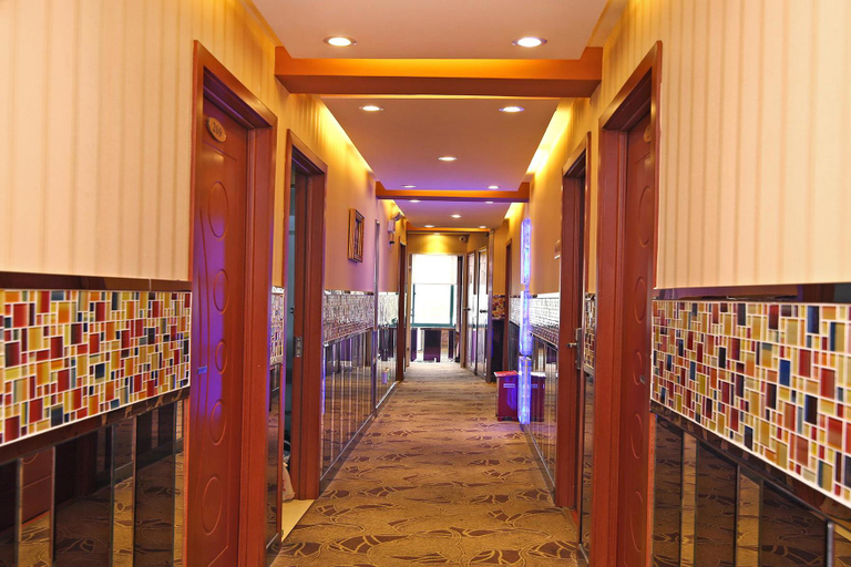 Others 5, Jinghe Hostel, Shanghai