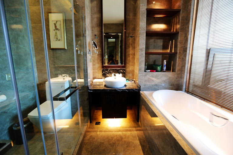 Bathroom, Harbin Sun Island Garden Hotel (Ice and Snow World), Harbin