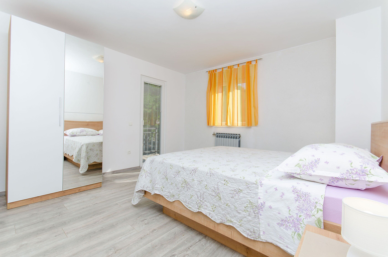 Bedroom 4, Apartments Marinko, Makarska