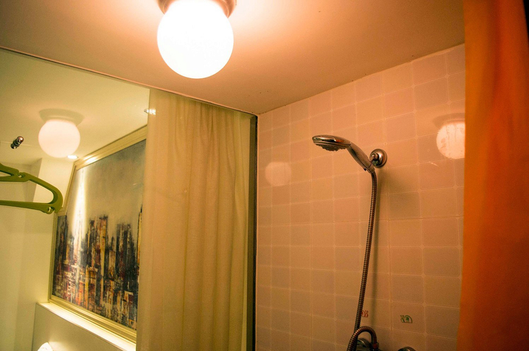 Bathroom 3, Jingqi Hotel (Beijing West Railway Station), Beijing
