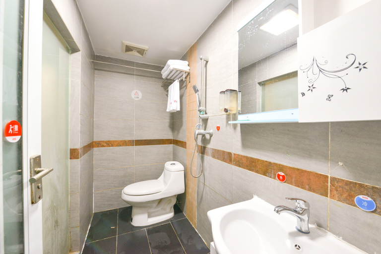 Bathroom 3, ホテル（), Nanning