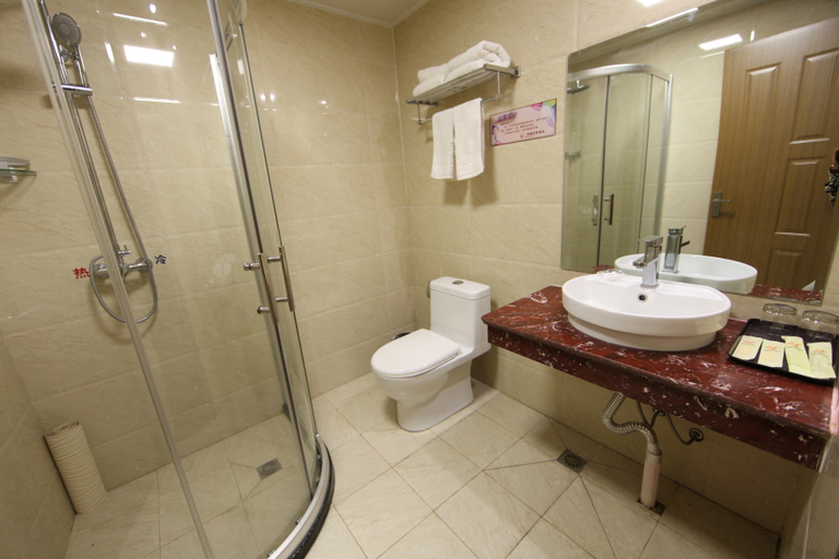 Bathroom, Xilou Yijia Hotel, Weihai
