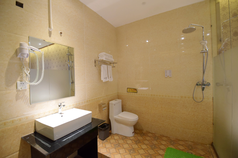 Bathroom 2, Xingyi Tianheng Hotel, Qianxinan Buyei and Miao
