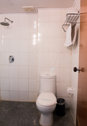 Bathroom 2, Yuncheng Hotel, Yuncheng