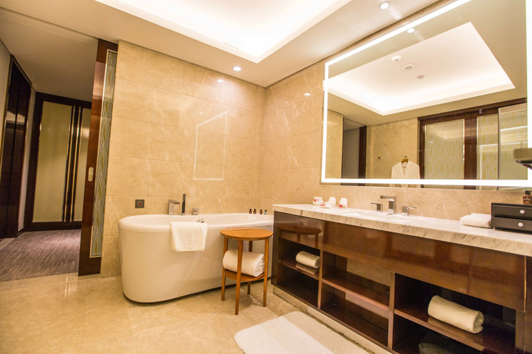 Bathroom 2, The Garden Hotel Tangshan, Tangshan
