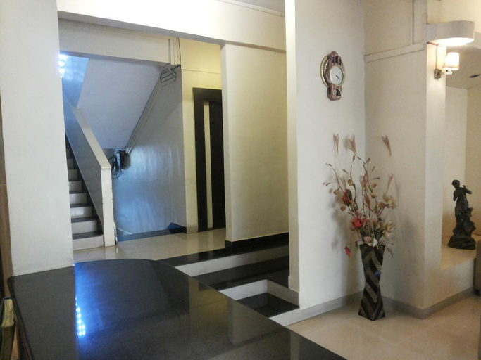 Others 3, Hotel Dreamland, Pune