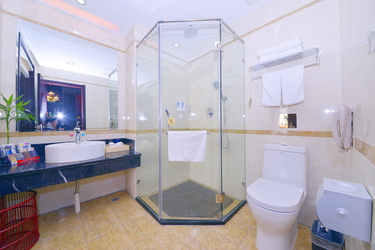 Bathroom 3, ホテル(), Jinan