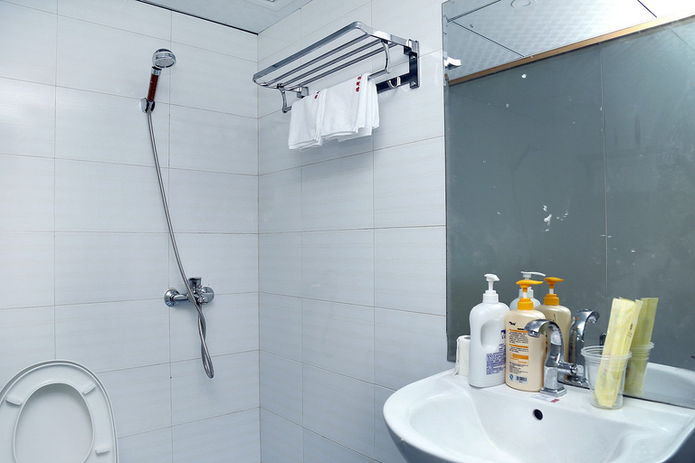 Bathroom, Coast Business Hotel, Shenzhen