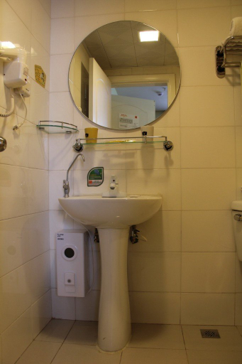 Bathroom 2, ホームイン・ネオ(), Kunming