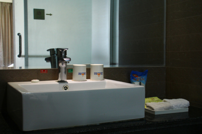 Bathroom 2, Ning Chang Hotel, Quanzhou