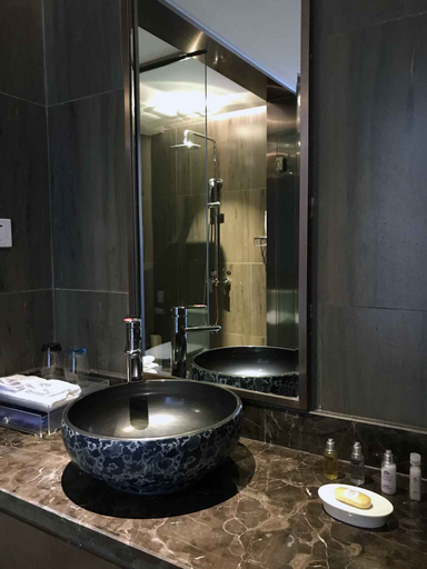 Bathroom 3, Canghai Xueyue Lake View Hotel, Dali Bai