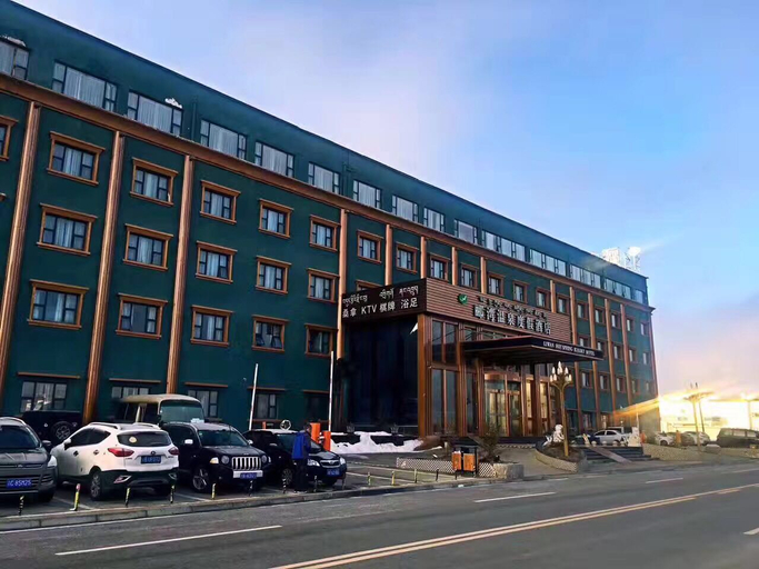 Exterior & Views