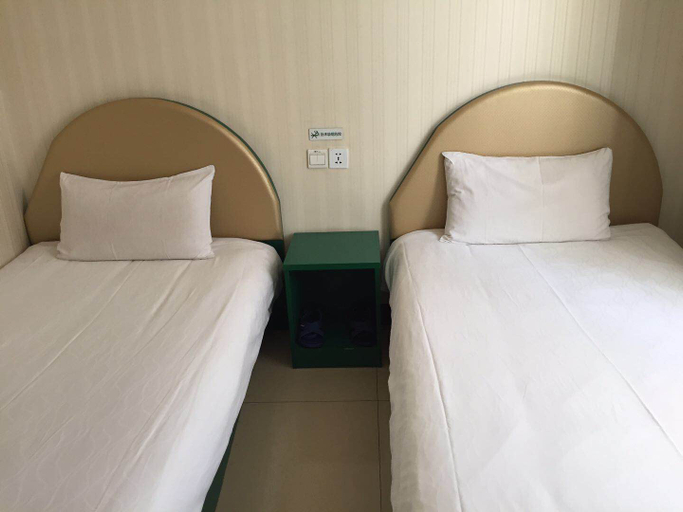 Bedroom 2, Eaka Hotel (Zhufeng Street, Liucun Metro Station, Development Zone), Shijiazhuang