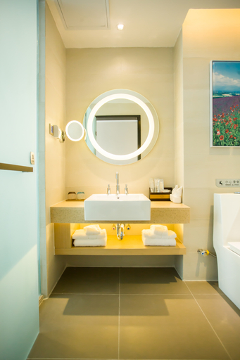Bathroom, Lavande Hotel (Dezhou Development Zone), Dezhou