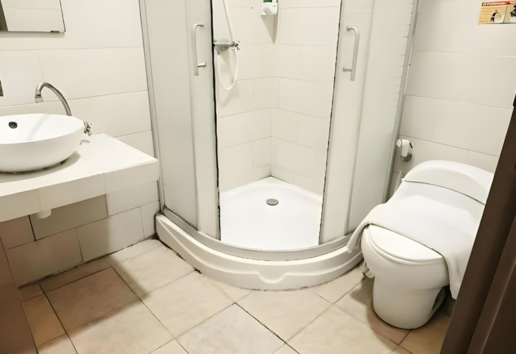 Bathroom 4, Votel Grand Hotel Tulungagung By Azana, Tulungagung