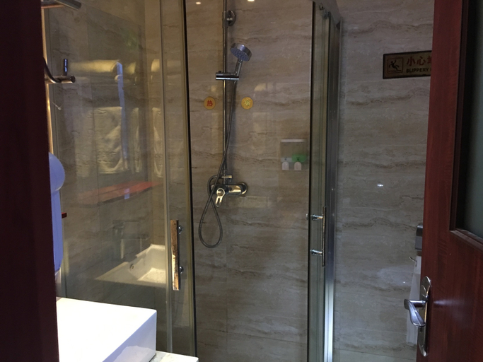 Bathroom 2, Baiyun Holiday Hotel, Guiyang