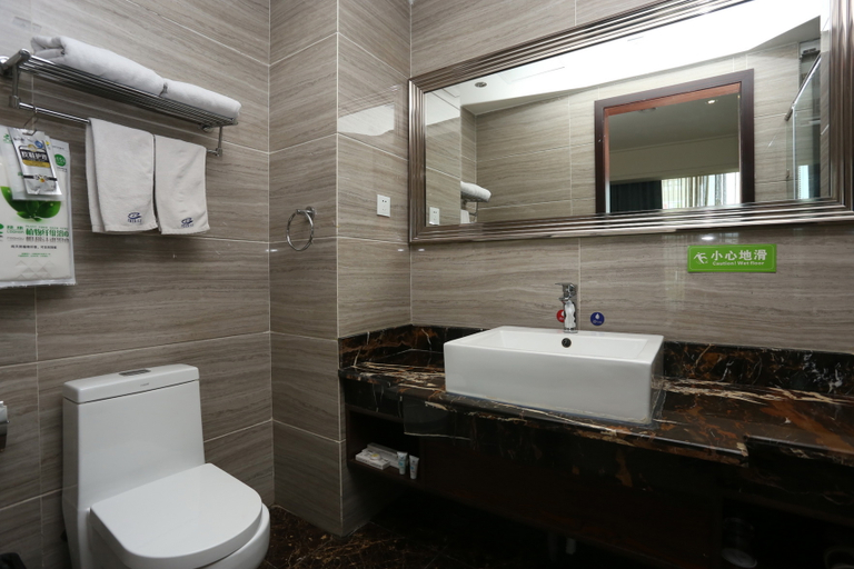 Bathroom 5, ホテル(), Chengdu