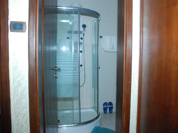 Bathroom 3, Helde Apartement Hotel, Addis Abeba