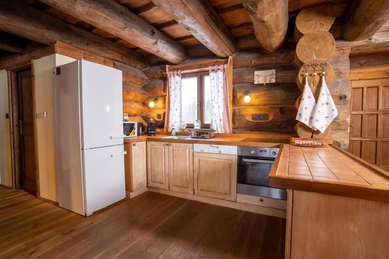 Others 5, Chalet Vancouver, Banská Bystrica