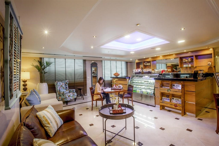 Food & Drinks 4, Golden Sands Hotel Apartments 3, Dubai
