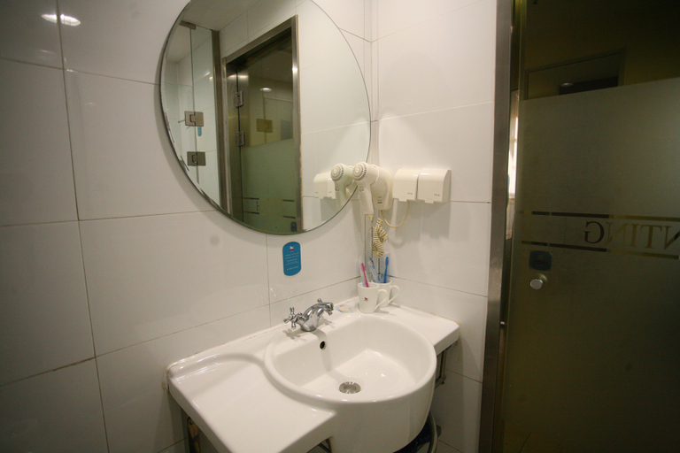 Bathroom 3, Hanting Hotel Xinzhou Heping Zhong Street, Xinzhou