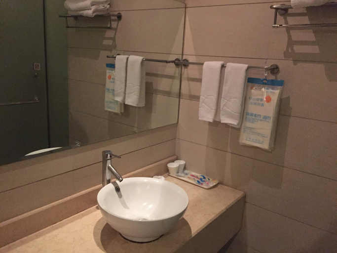 Bathroom, Roz Art Hotel (Ningbo Lianfeng Square Railway Station), Ningbo