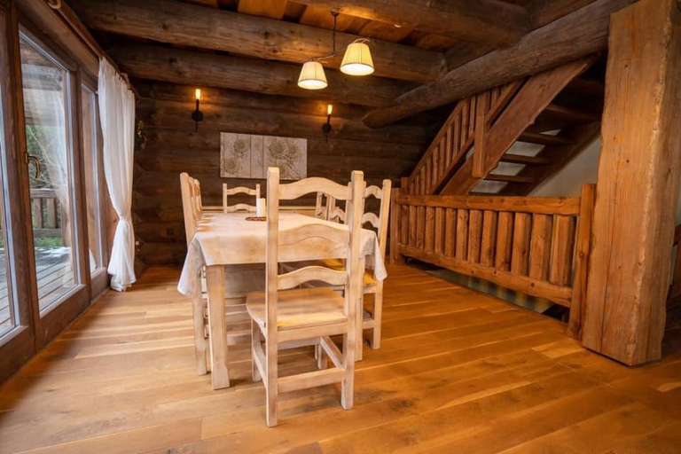 Others 4, Chalet Vancouver, Banská Bystrica