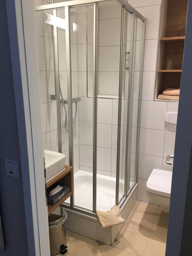 Bathroom 3, Hotel Eifelbrau, Eifelkreis Bitburg-Prüm