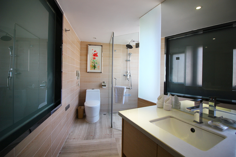Bathroom 4, Lavande Hotels Zhuhai Gongbei Port, Zhuhai