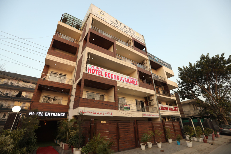 Exterior & Views 1, Hotel Starex, Gurgaon