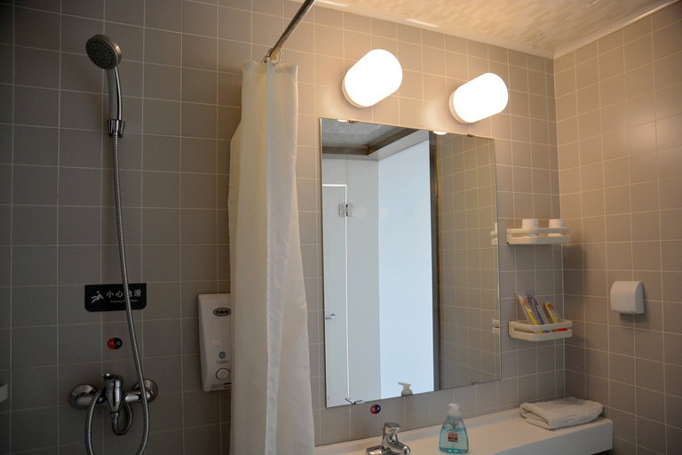 Bathroom 2, グレースイン(Grace Inn)ホテル（り）, Laiwu