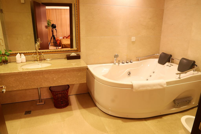 Bathroom 3, Huishang International Hotel, Huangshan