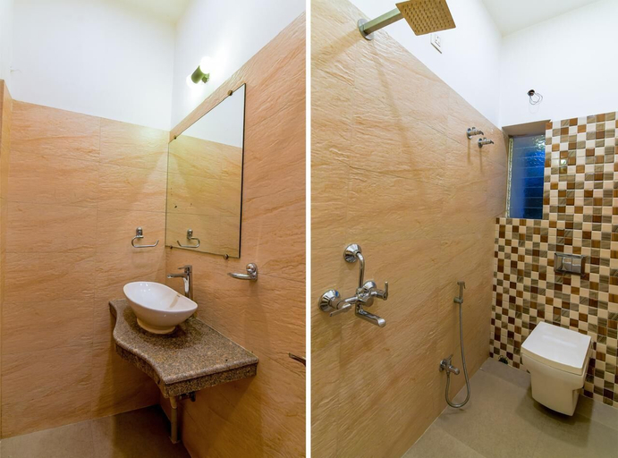 Bathroom 4, The Elgin Hotel, Kolkata