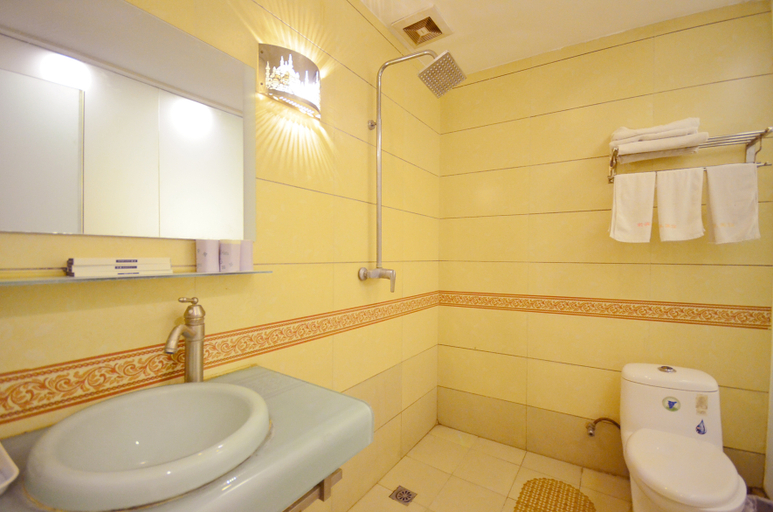 Bathroom 3, Hotspring Quanshangquan Hotel, Xianning