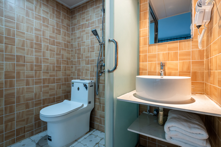 Bathroom 3, Tiantian Theme Hotel (Haikou Riyue Square Yelin Road Branch), Haikou