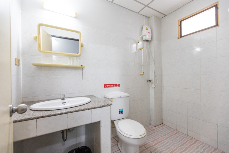 Bathroom 5, Malee Guesthouse & Restaurant, Pattaya