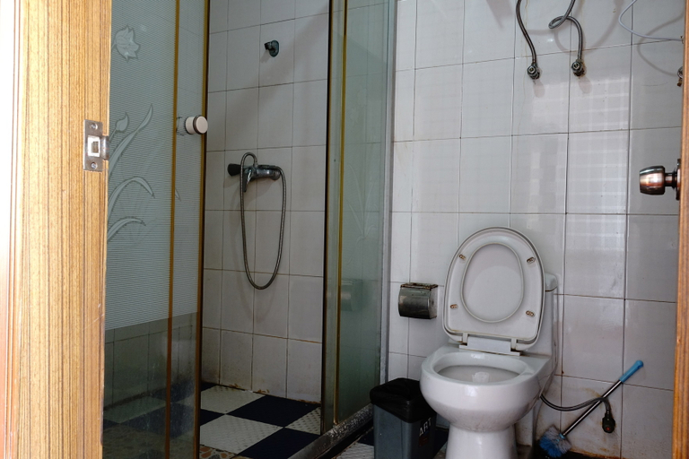 Bathroom 4, Shangdao Hostel, Jiaxing