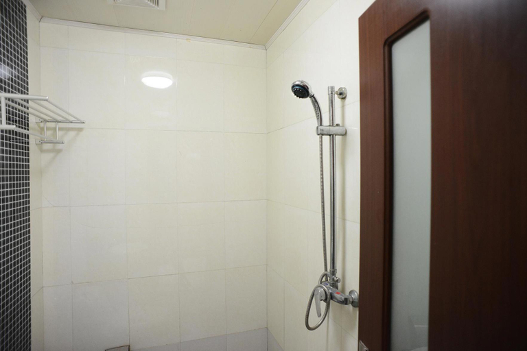 Bathroom 4, Fuzhijia Business Hostel, Shanghai