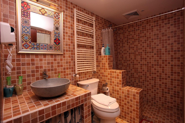 Bathroom, Tang Town, Chengdu