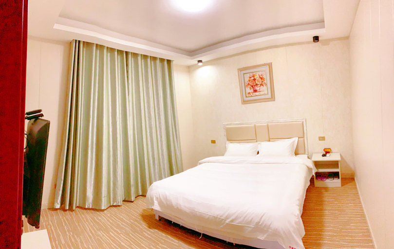 Bedroom 2, Hua Qing Hotel, Qianjiang