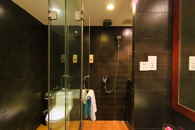 Bathroom 2, ユエンジョン·ホテル, Hangzhou