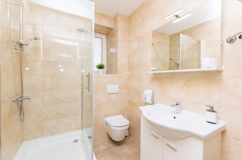 Bathroom 5, Apartments and Rooms Adriatic Suites, Šibenik