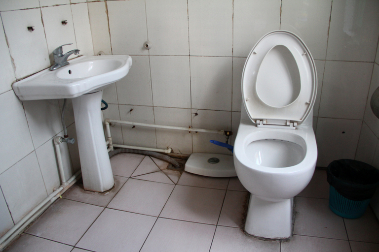 Bathroom 2, Runhe Business Hotel, Jinan