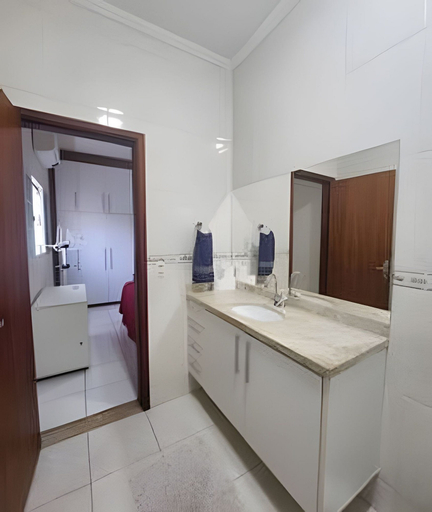 Bathroom 5, CAMPO GRANDE GUEST FLAT HOUSE, Campo Grande